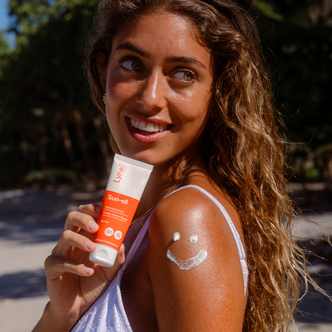 Crème solaire visage Sun-ell SPF 50 sans film blanc — texture invisible, made in Switzerland